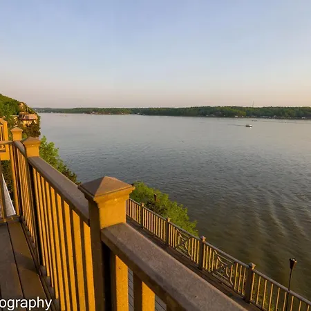 Fabulous Lake Views!